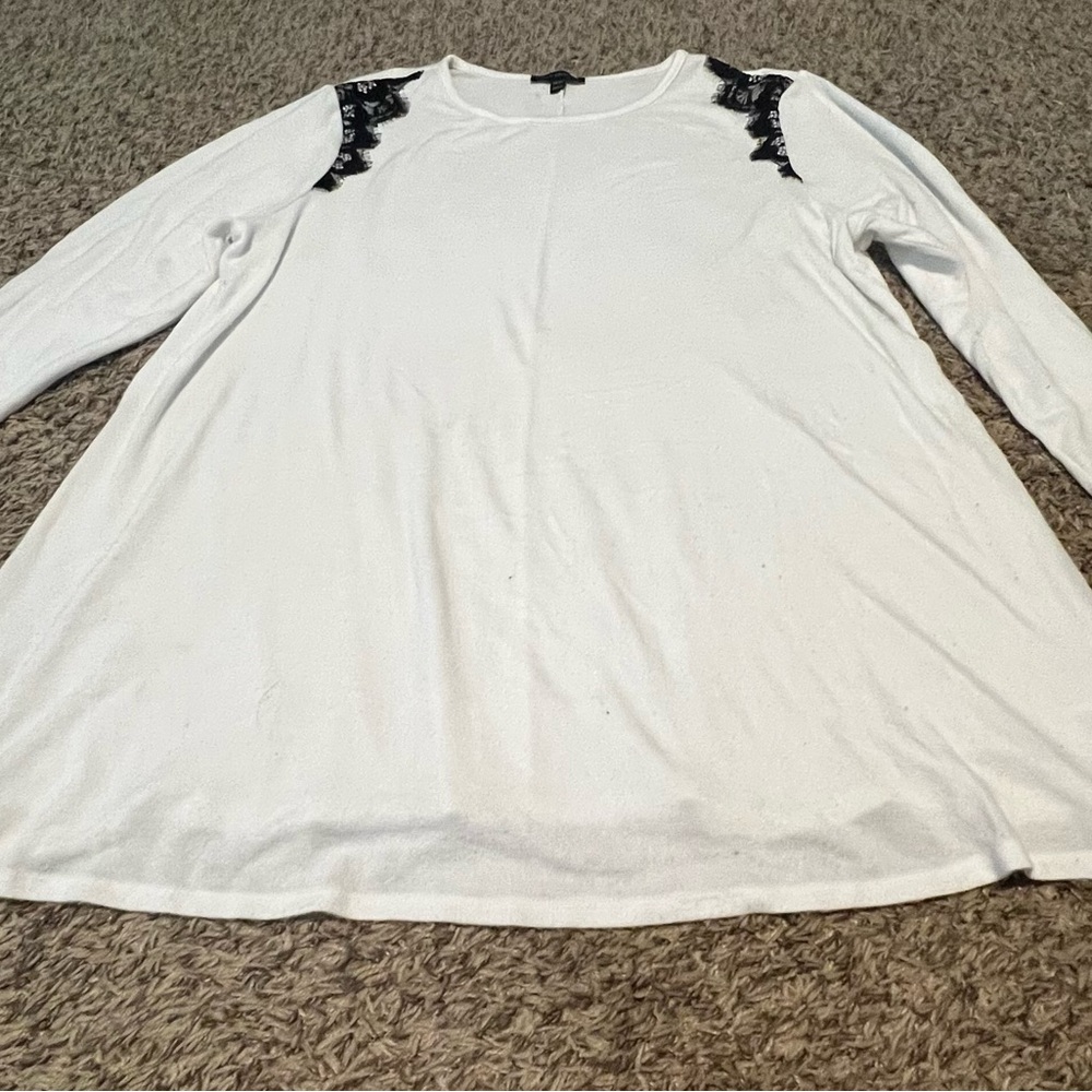Elegant White Sweater with Black Lace Accents